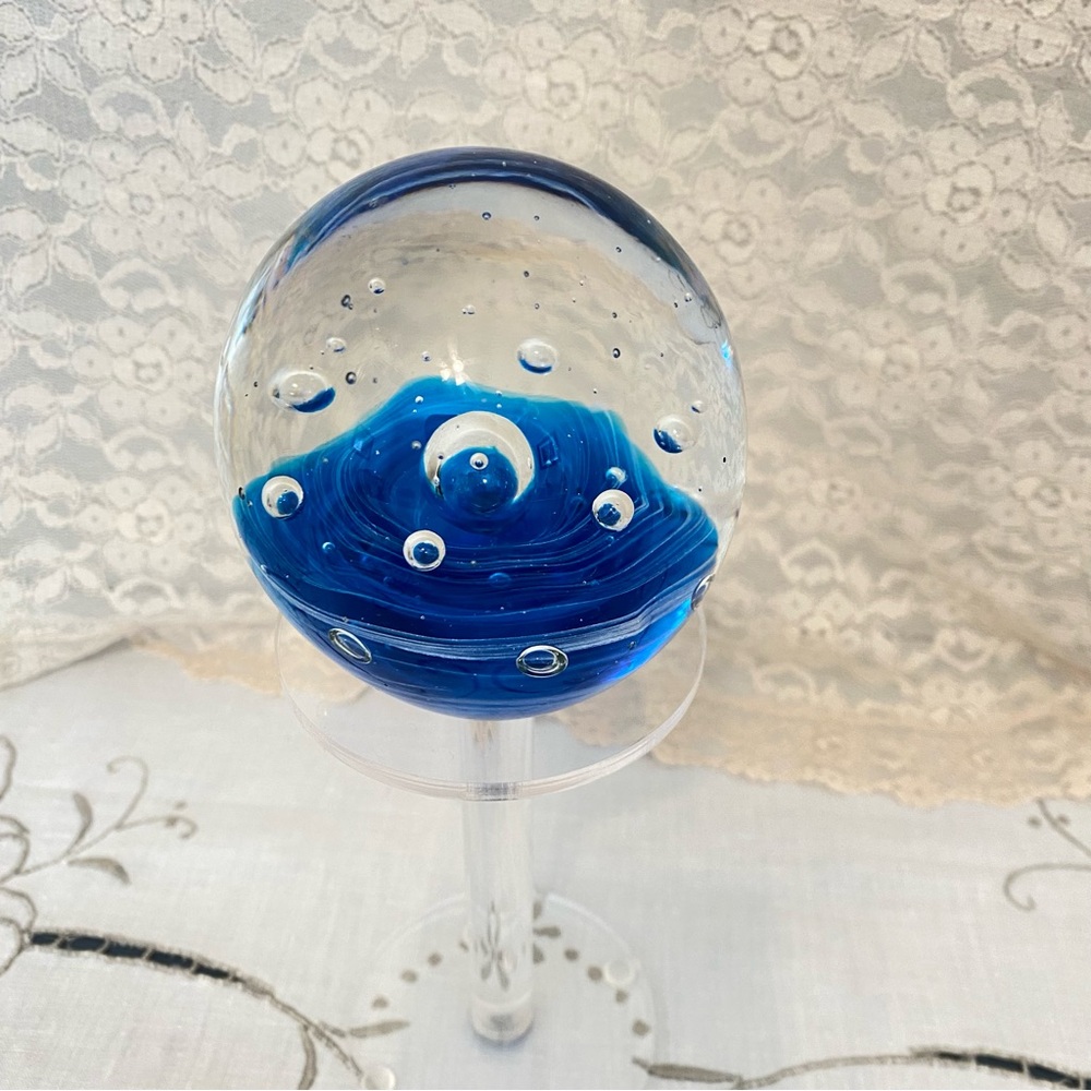 Paper weight. Handblown with controlled bubbles.